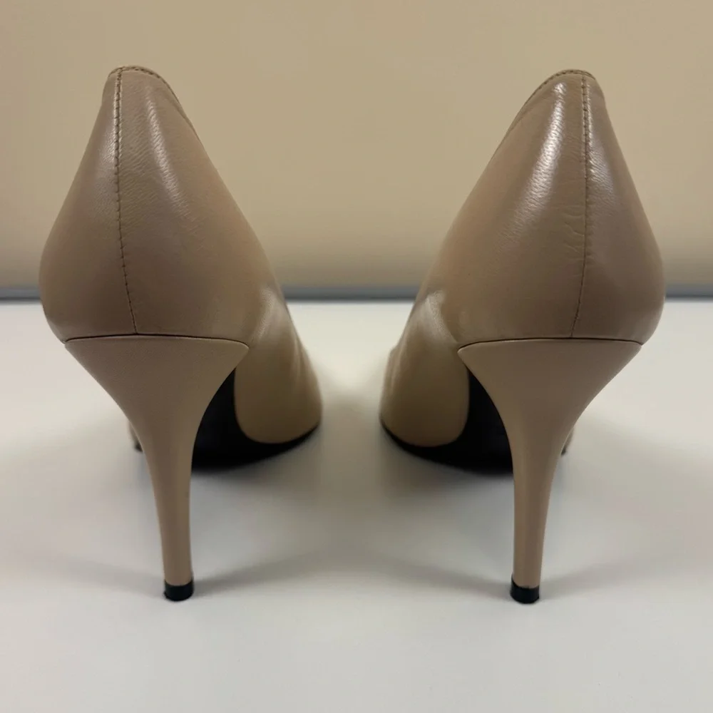 Stuart Weitzman Power 85 Leather Pumps in Adobe